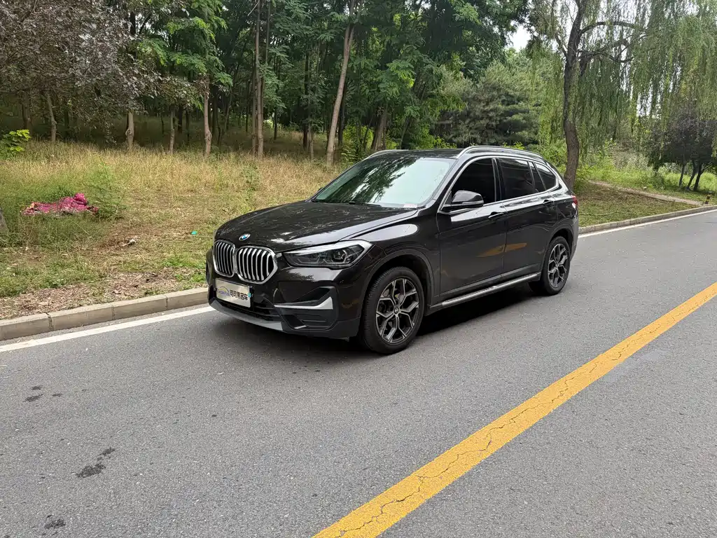 BMW X1 2021 — фото 1