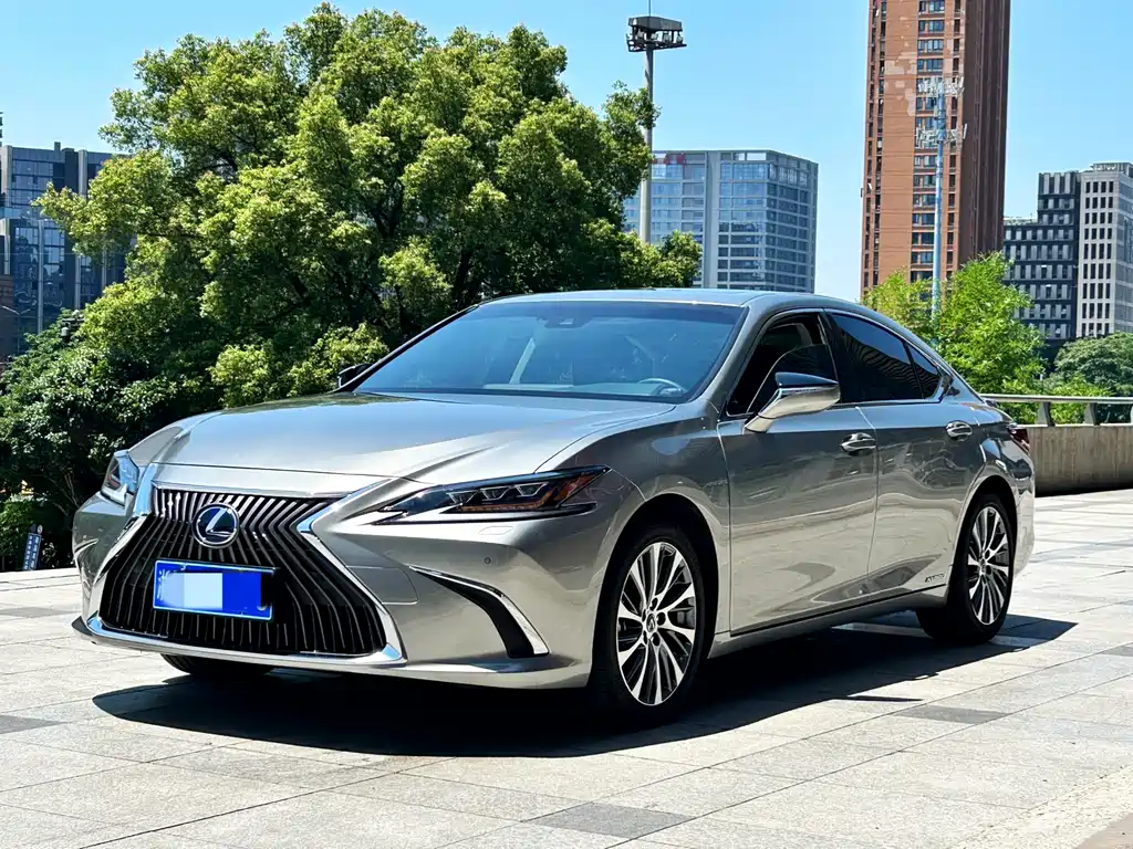 Lexus ES 2021