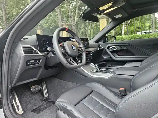 BMW M240i 2026