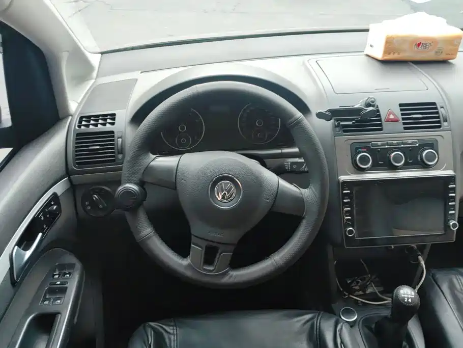 Volkswagen Touran 2015 — фото 15