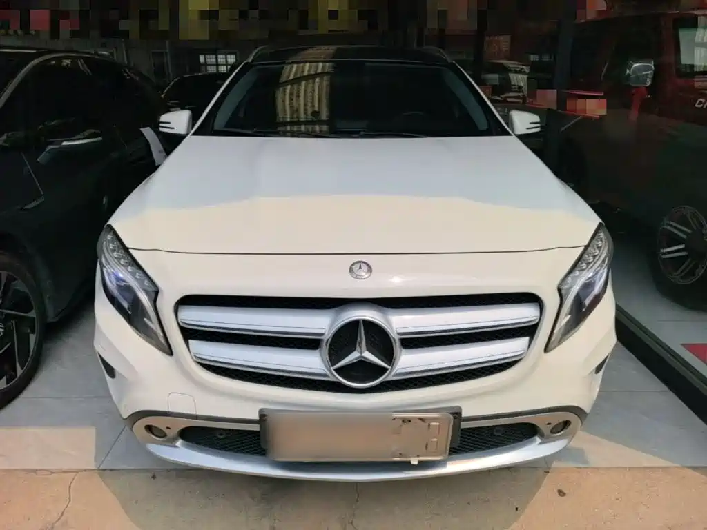 Mercedes-Benz GLA 2015