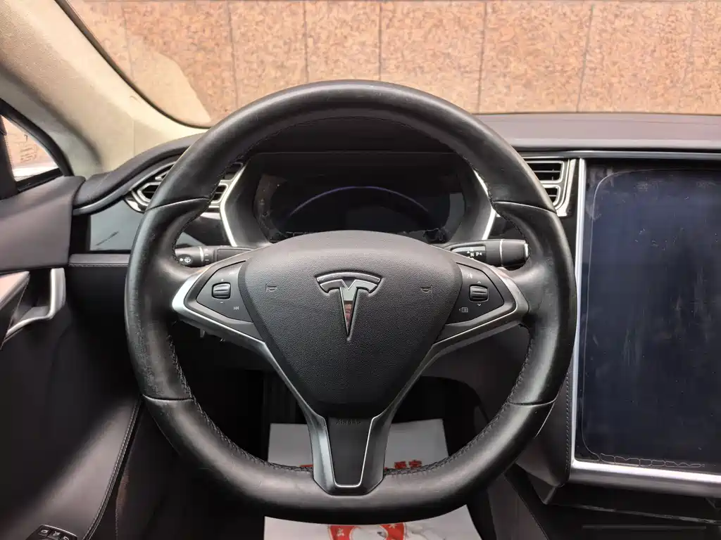 Tesla Model S 2016