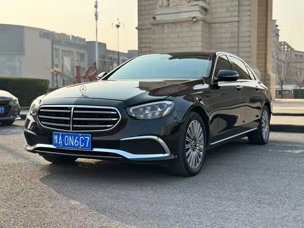 Mercedes-Benz E-Class 2023 — фото 1