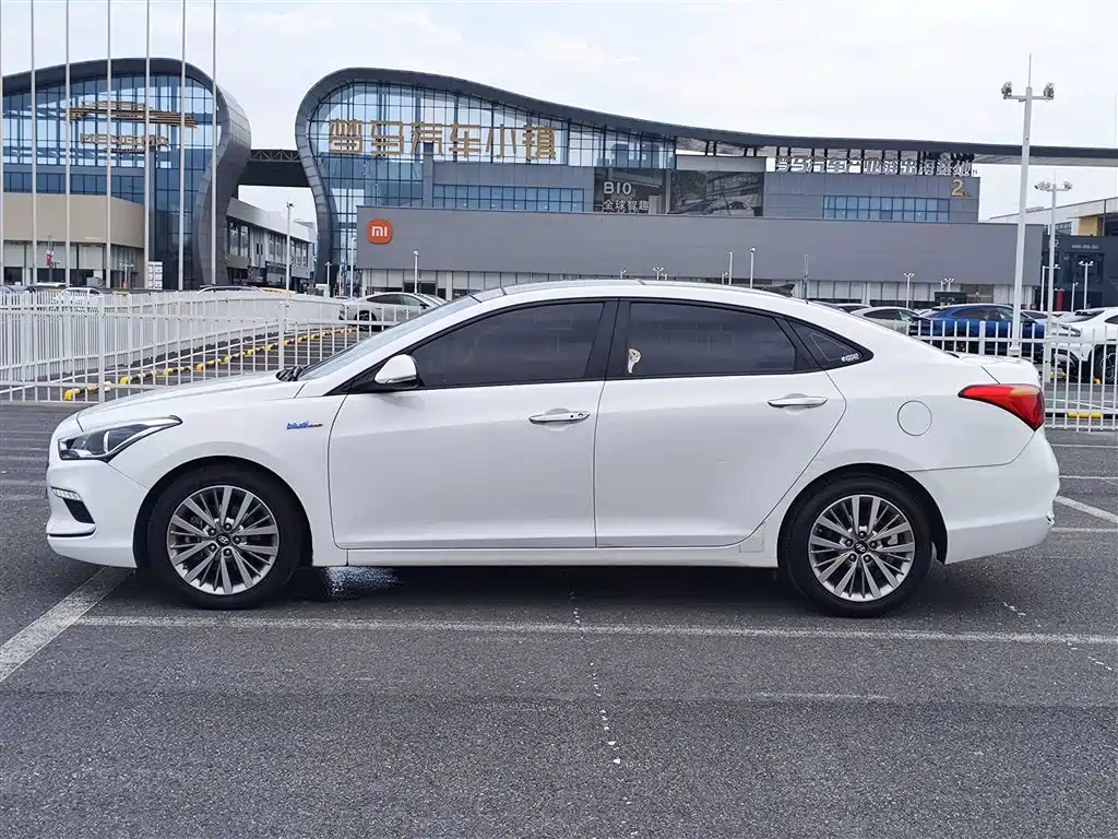 Hyundai Mistra 2017 — фото 3