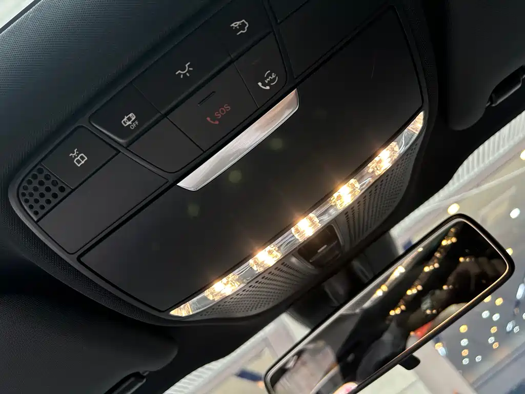 Mercedes-Benz E-Class 2023 — фото 11