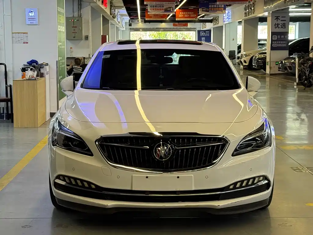Buick LaCrosse 2018 — фото 2