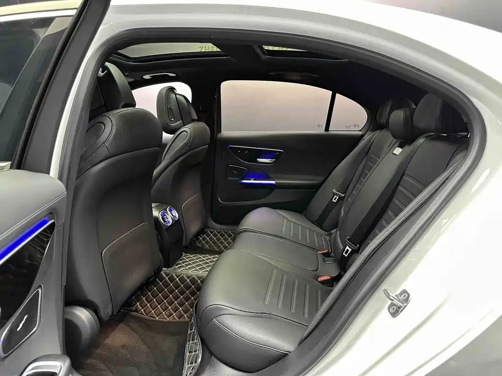 Mercedes-Benz C-Class 2024