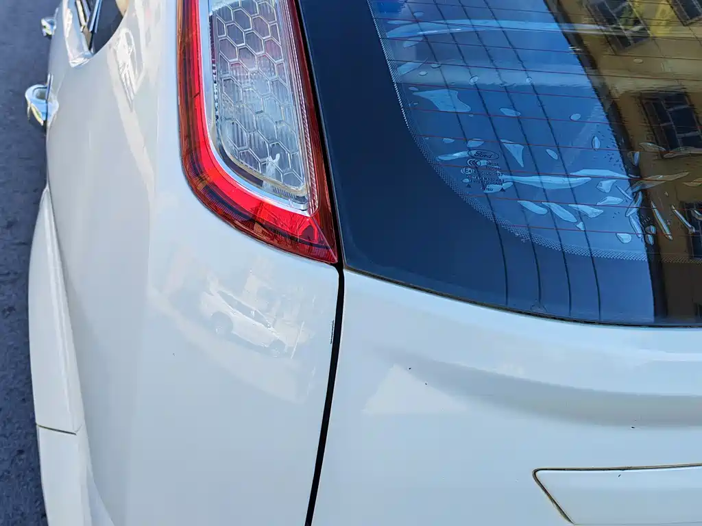 Ford Focus 2014 — фото 15