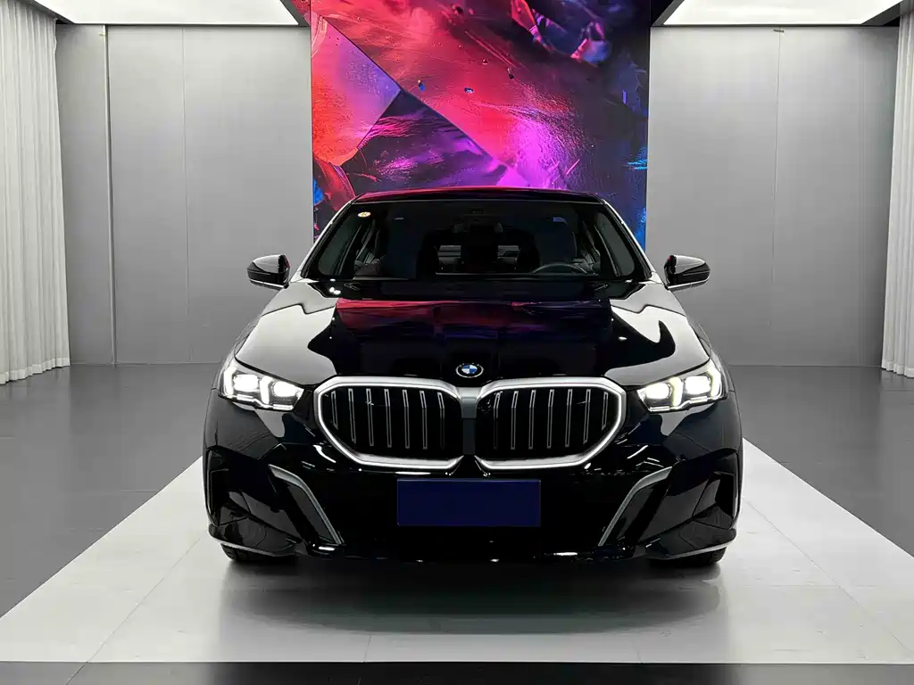 BMW 5 Series 2025