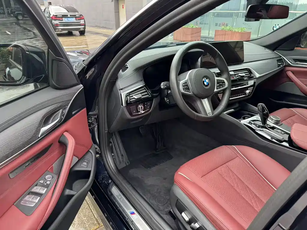 BMW 5 Series 2021