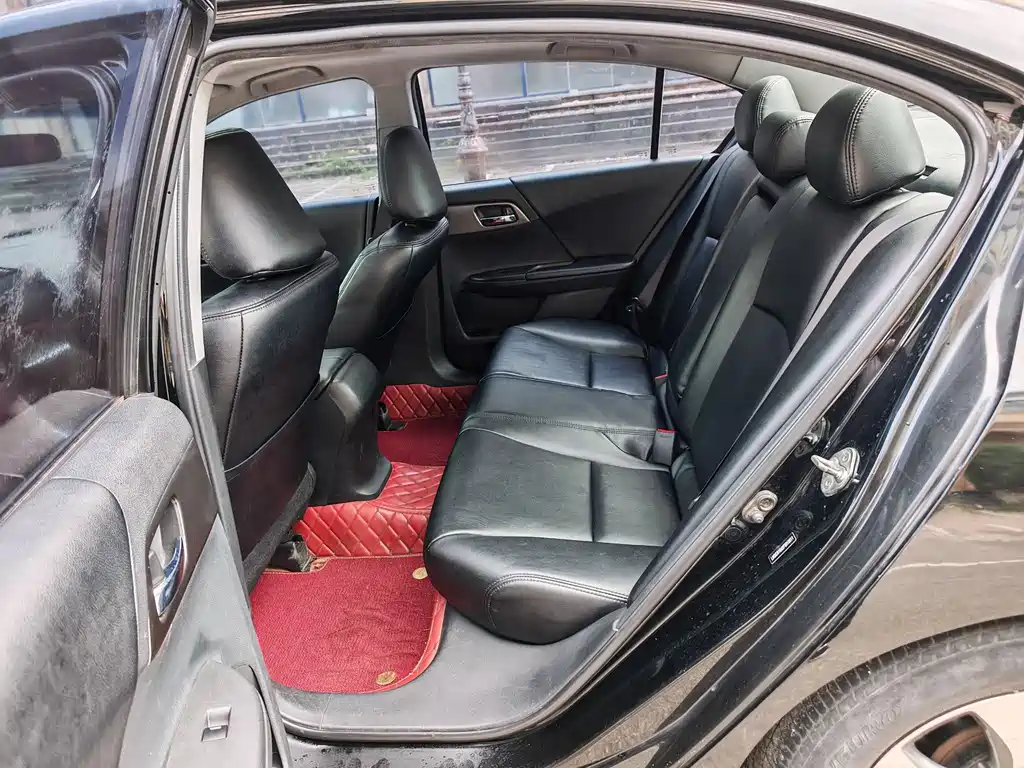 Honda Accord 2015 — фото 8