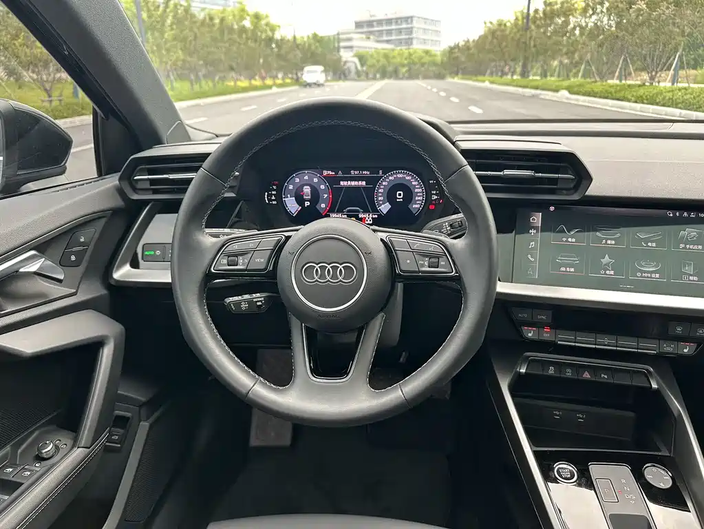 Audi A3 2023 — фото 9
