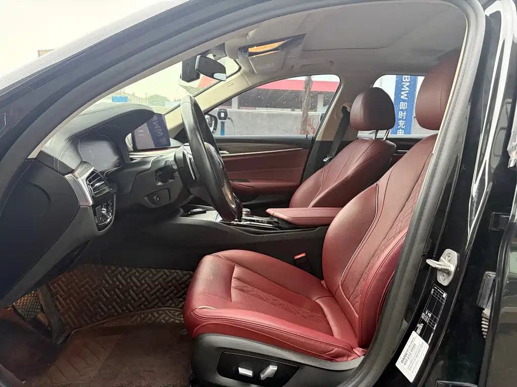 BMW 5 Series 2021