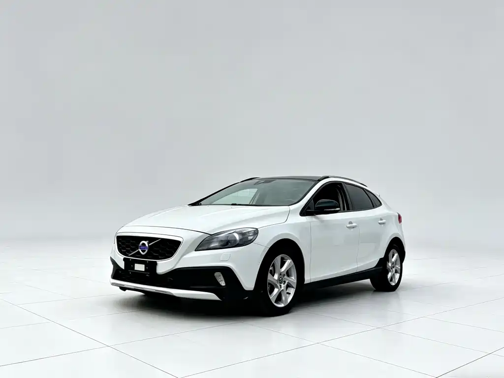 Volvo V40 2016 — фото 1