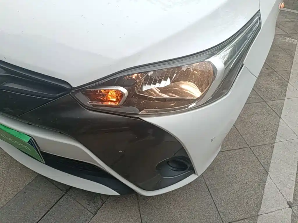 Toyota Yaris L 2017 — фото 24