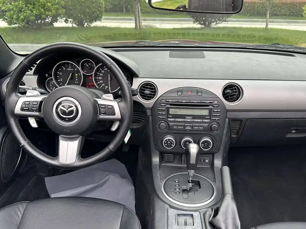Mazda MX-5 2011 — фото 14