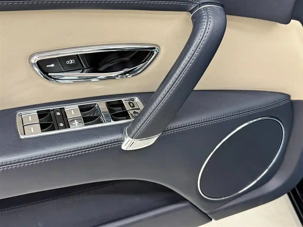 Bentley Flying Spur 2016 — фото 9