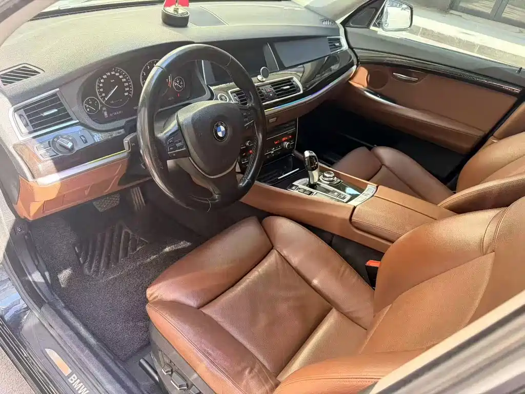 BMW 5 Series GT 2012 — фото 4