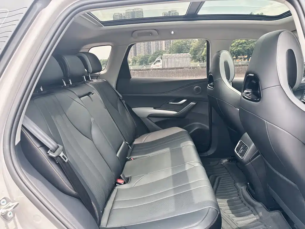 BYD Sealion 05 DM-i 2025 — фото 16