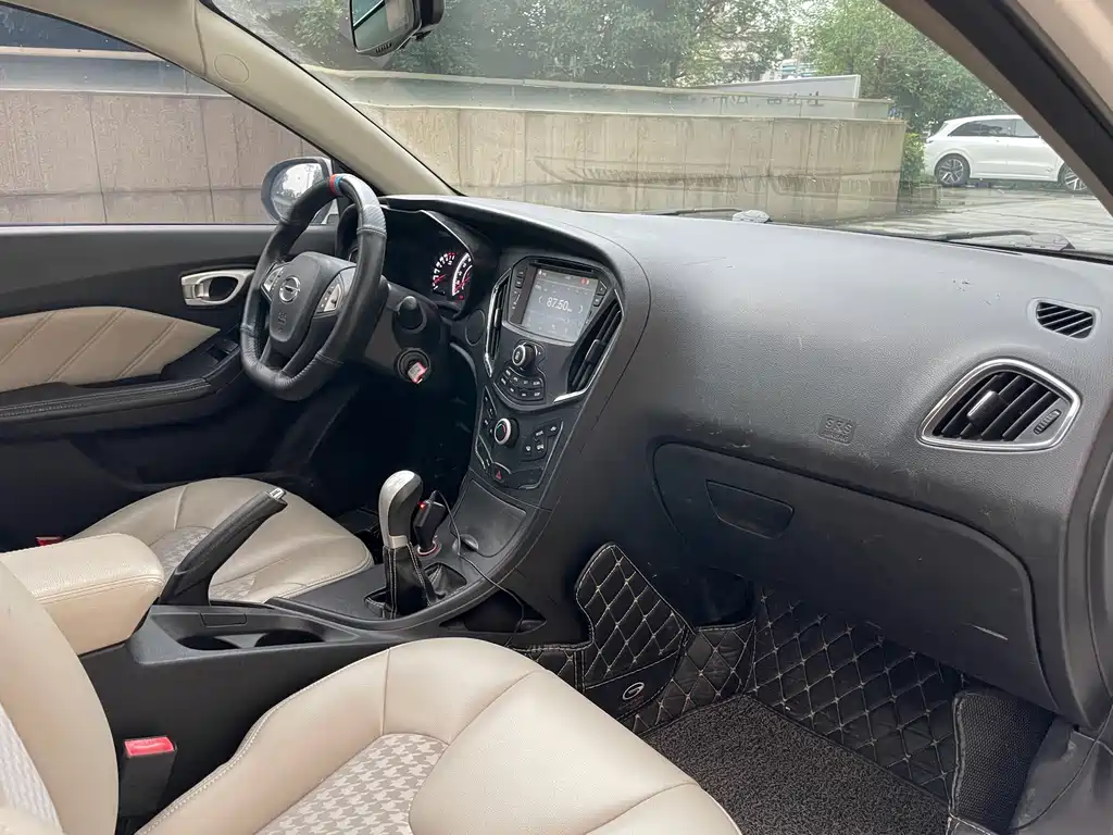 GAC Motor Trumpchi GA3S 2015 — фото 15