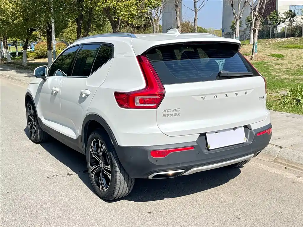 Volvo XC40 2019 — фото 5