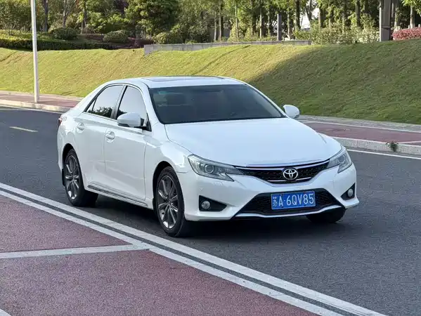 Toyota Reiz 2013