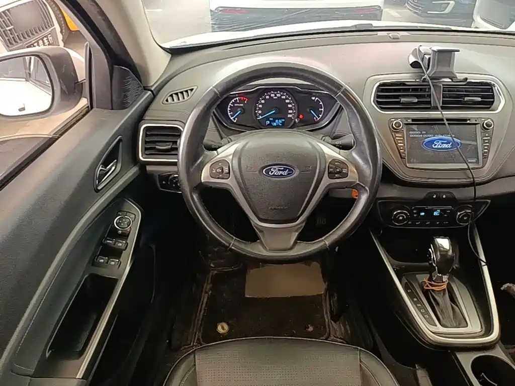 Ford Forrest 2015 — фото 11