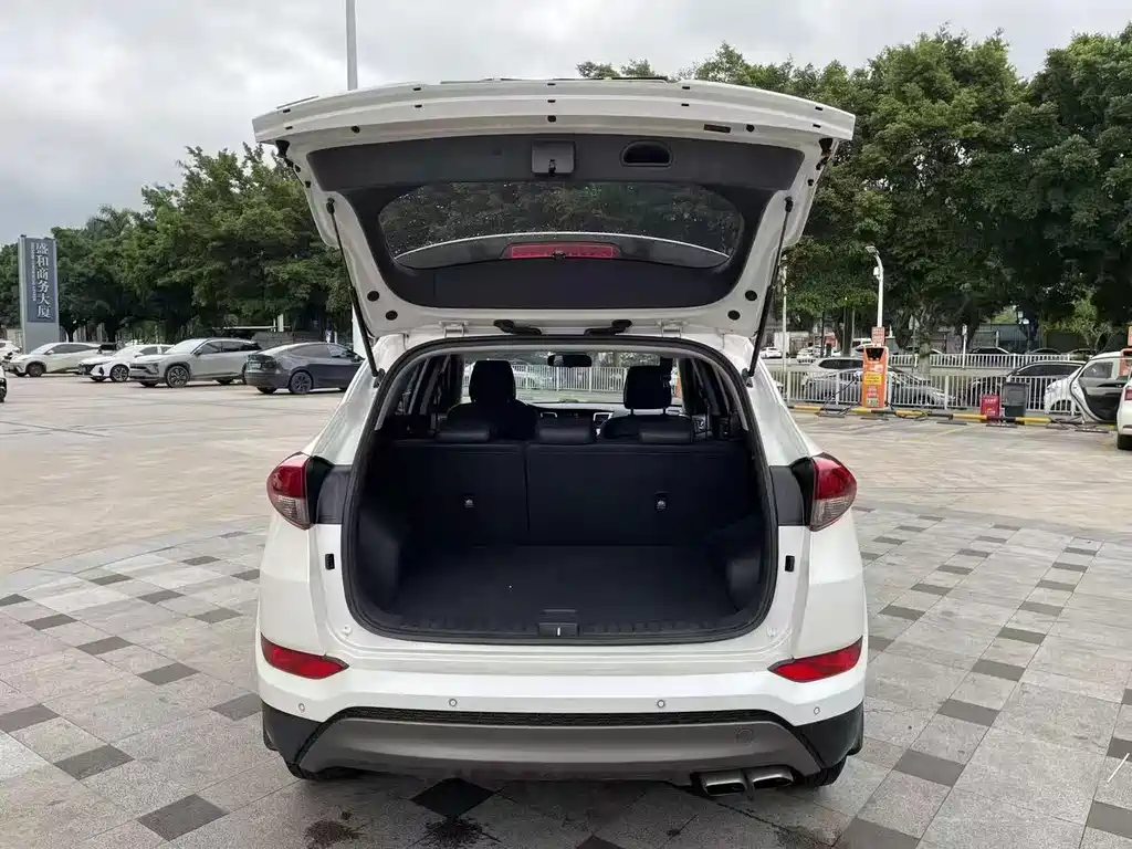 Hyundai Tucson 2016 — фото 12