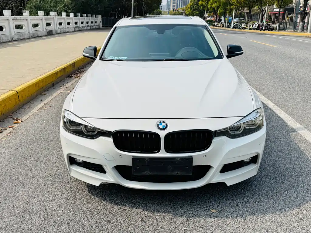 BMW 3 Series 2018 — фото 2