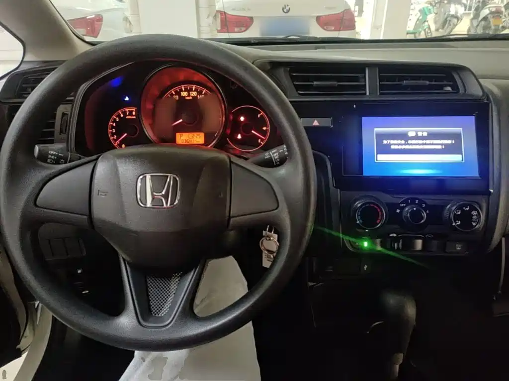 Honda Fit 2018 — фото 10