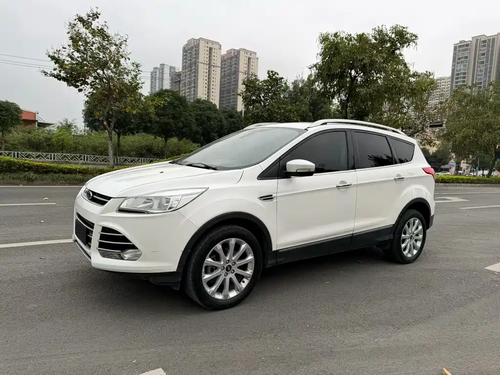 Ford Kuga 2014 — фото 1