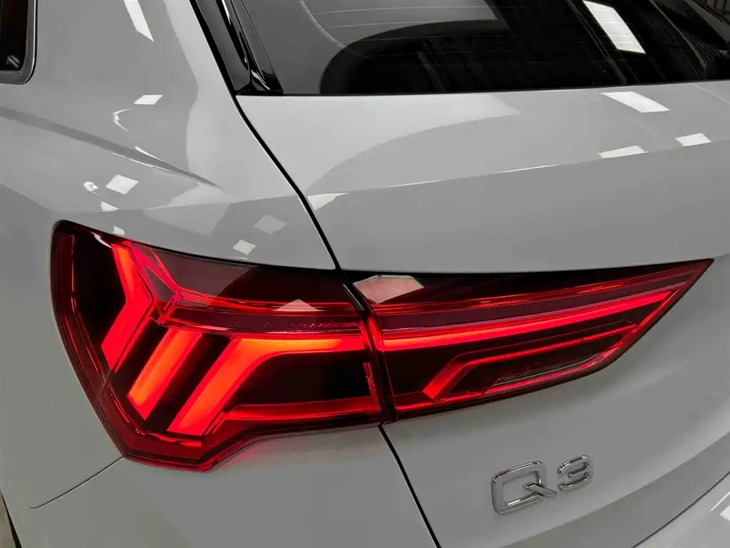 Audi Q3 2022 — фото 19