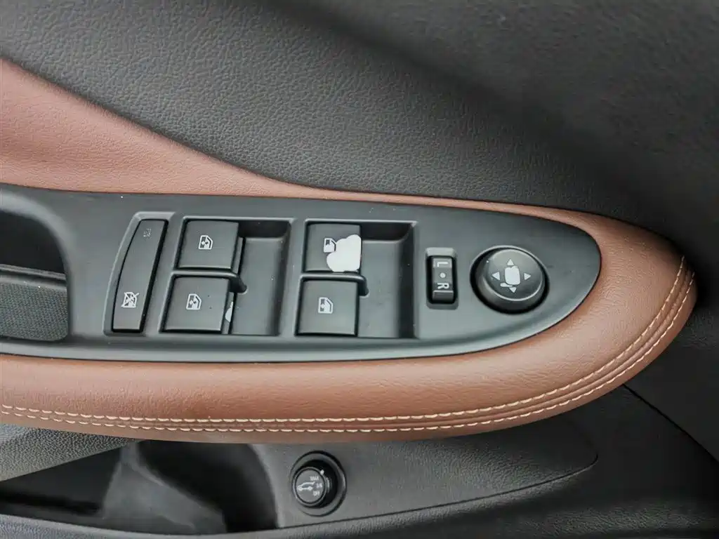 Buick Envision Plus 2016 — фото 9