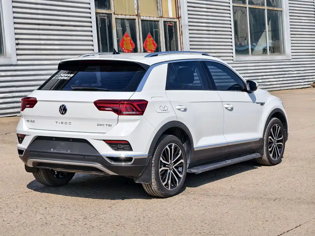 Volkswagen T-Roc 2023 — фото 23