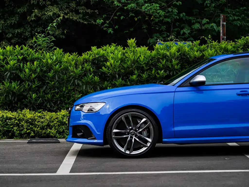 Audi RS 6 2019 — фото 18