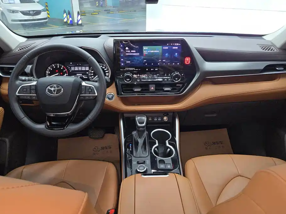 Toyota Highlander 2024 — фото 12