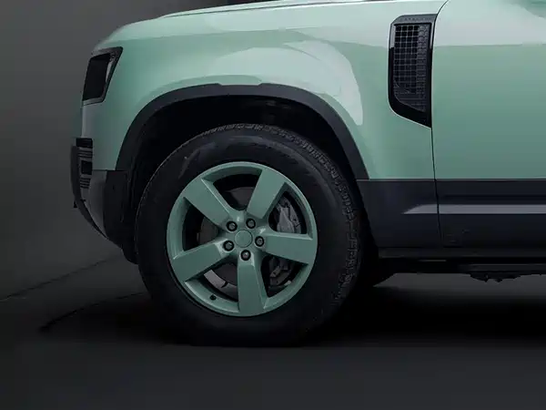 Land Rover Defender 2023