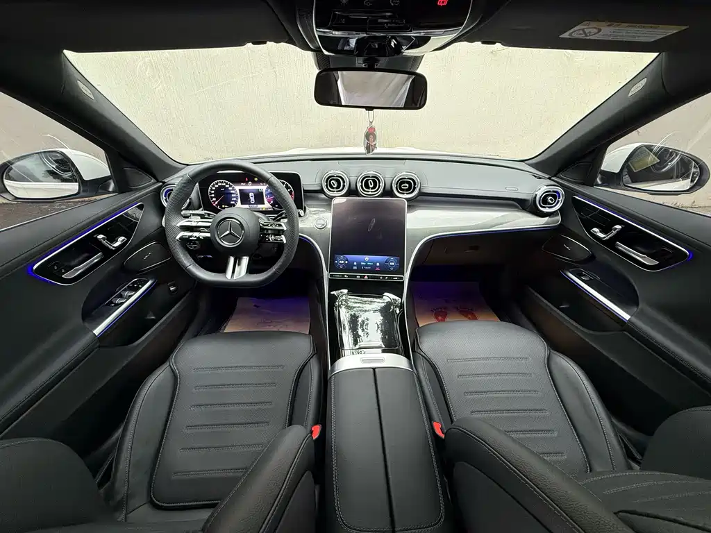 Mercedes-Benz C-Class 2024
