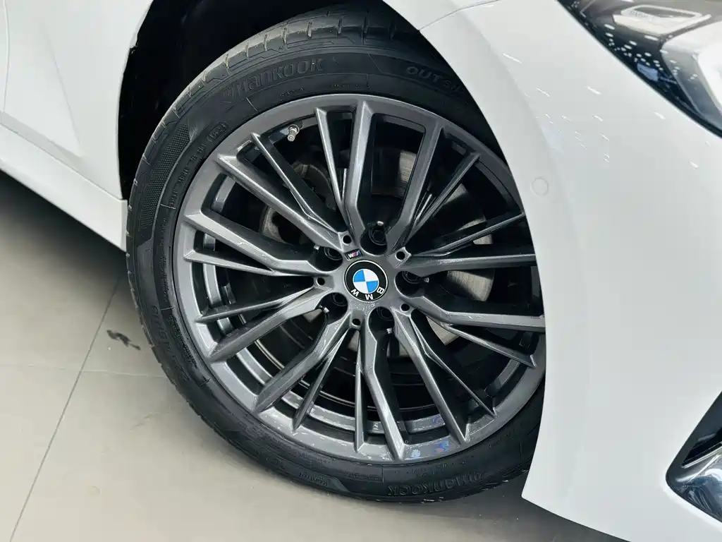 BMW 3 Series 2023 — фото 10