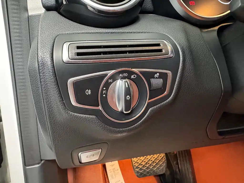 Mercedes-Benz C-Class 2020 — фото 11