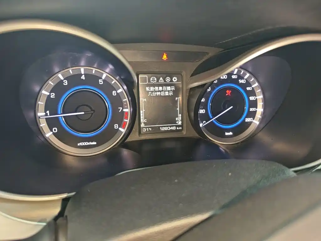 Changan Eado 2018 — фото 12