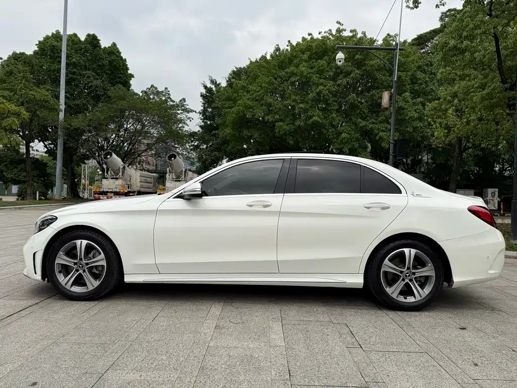 Mercedes-Benz C-Class 2019 — фото 20