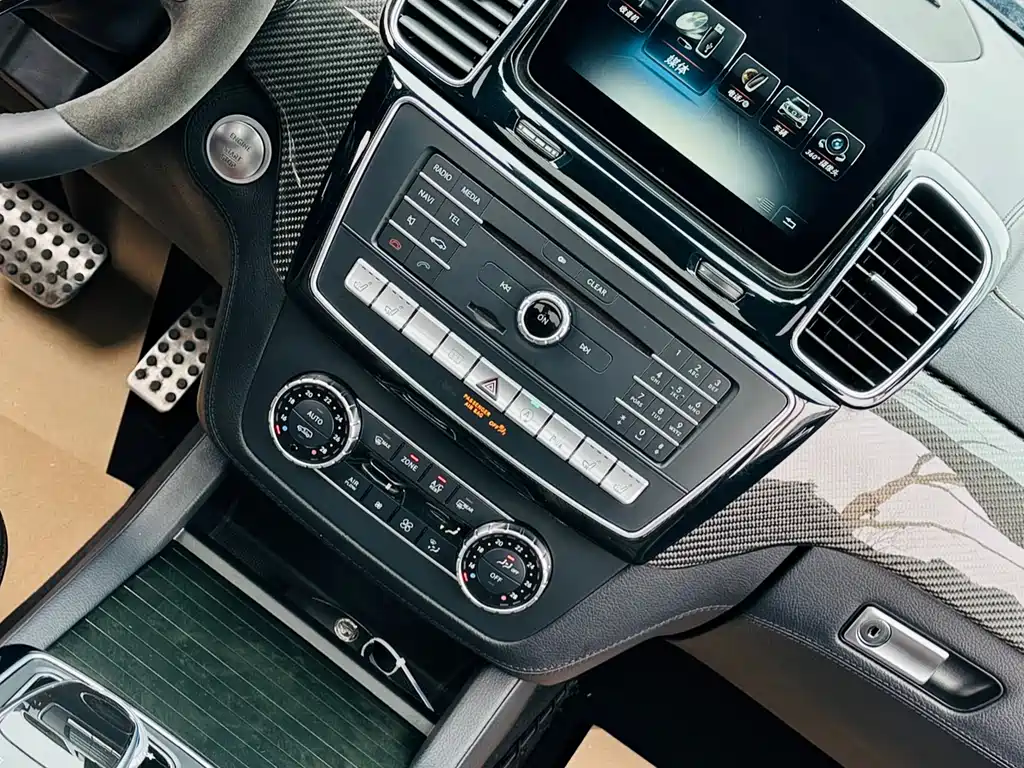 Mercedes-Benz GLS AMG 2016 — фото 20