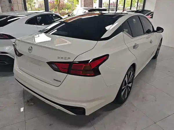 Nissan Teana 2022