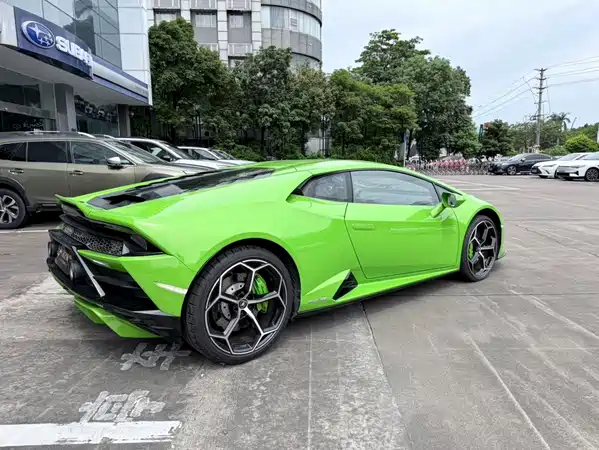 Lamborghini Huracan 2021