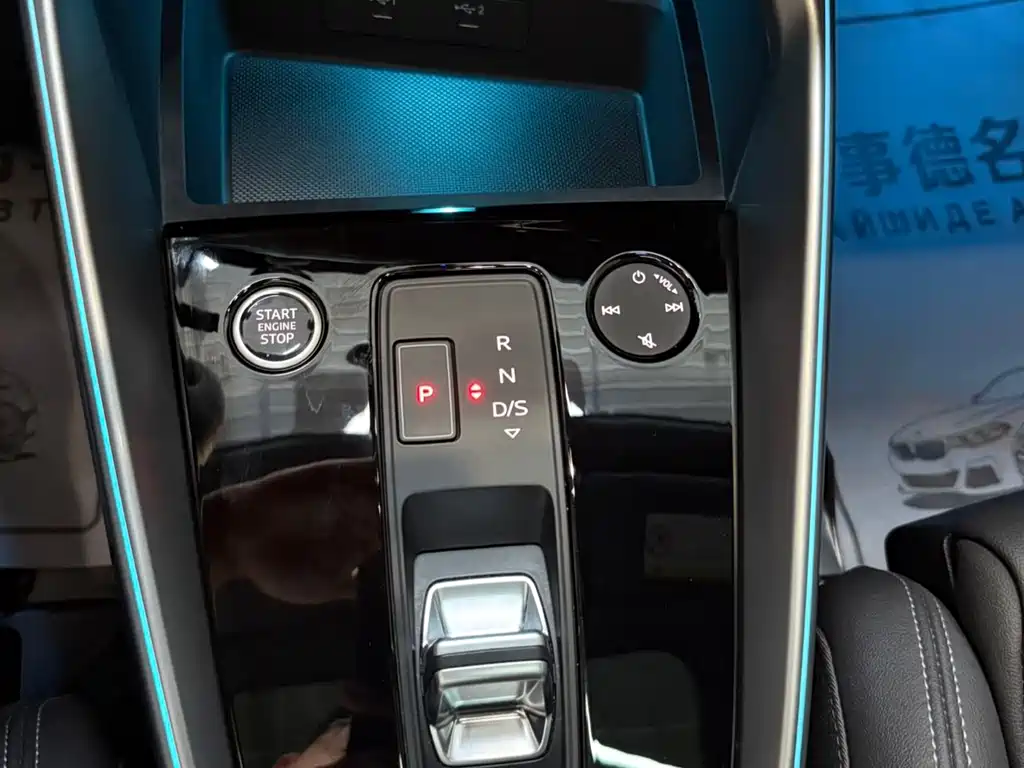 Audi A3 2023 — фото 18
