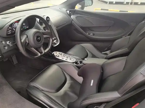 McLaren GT 2021