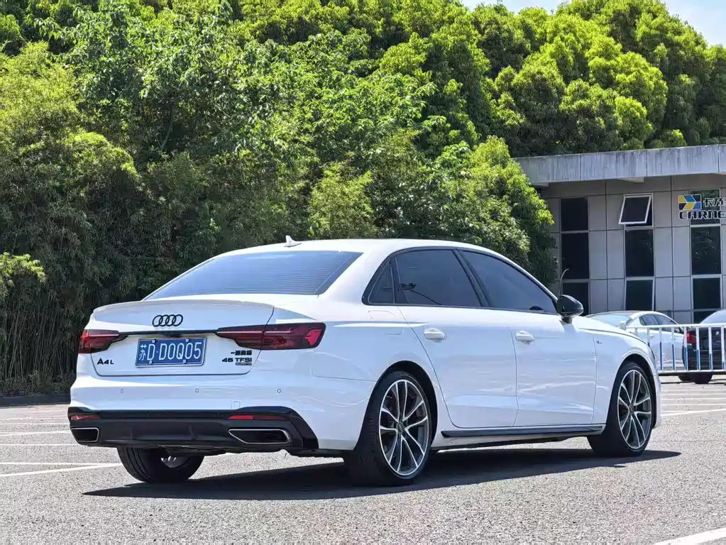 Audi A4L 2023 — фото 5