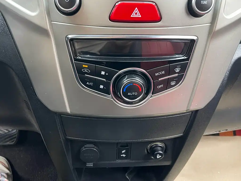 Haval H1 2016 — фото 10