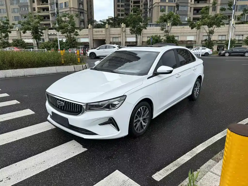 Geely Emgrand 2023